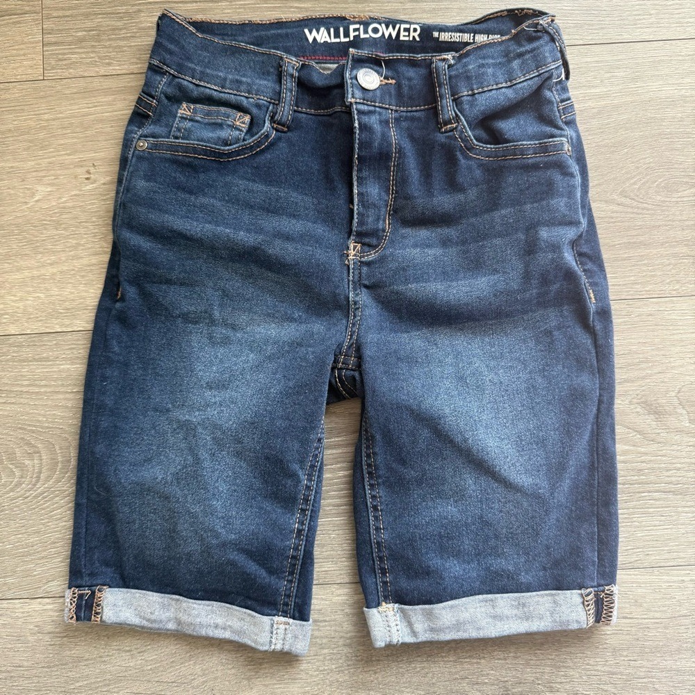 Wallflower Irresistible High Rise Bermuda Shorts Dark Wash Denim Size 0